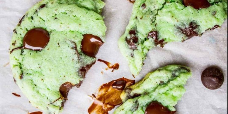 Cách làm bánh quy sô cô la bạc hà: